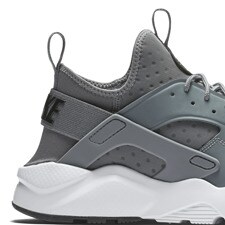 nike air huarache negras puestas nike air huarache negras puestas