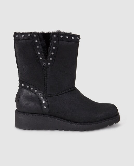 ugg negras con tachuelas ugg negras con tachuelas