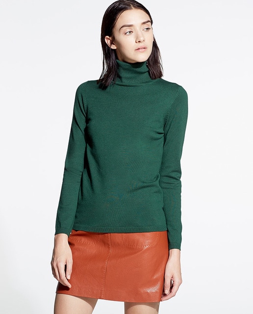 Jersey básico de mujer Sfera con cuello alto · Sfera · Moda · El Corte Jersey básico de mujer Sfera con cuello alto · Sfera · Moda · El Corte