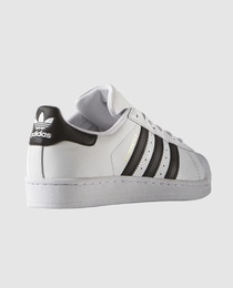 adidas lineas negras