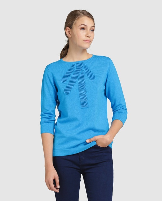 light blue t shirt outfit women's