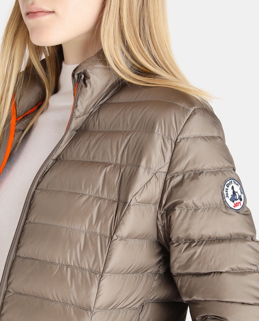 Plumífero corto de mujer JOTT en color marrón topo · JOTT · Moda · El