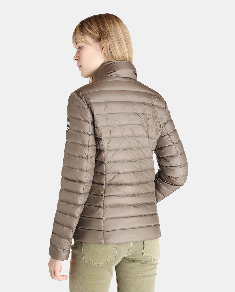 Plumífero corto de mujer JOTT en color marrón topo · JOTT · Moda · El