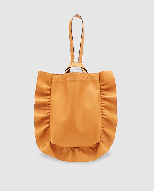 Loeffler Randall - Bolso De Mano Ruffle De Piel En Camel Con Bolsillo Interior