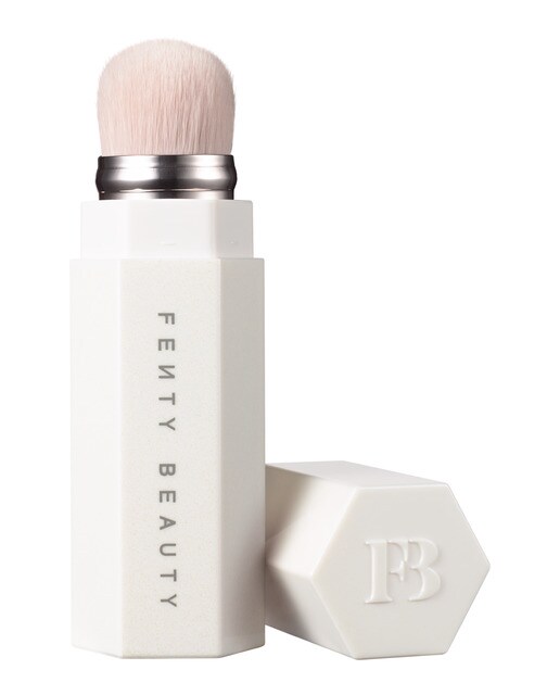 Brocha Portable Contour & Concealer Brush 150 Fenty Beauty by Rihanna [Exclusivo SEPHORA]