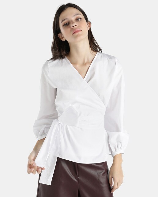 camisa blanca cruzada mujer