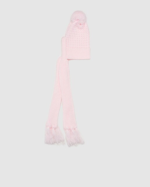 girls pink hat and scarf