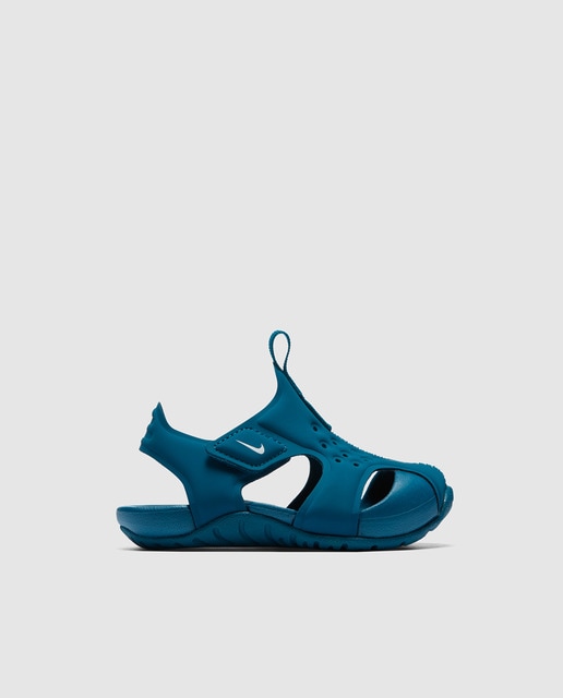 Sandalias de bebÃ© niÃ±o Sunray Protect 2 Nike de color azul con cierre de velcro Â· Nike Â· Moda 