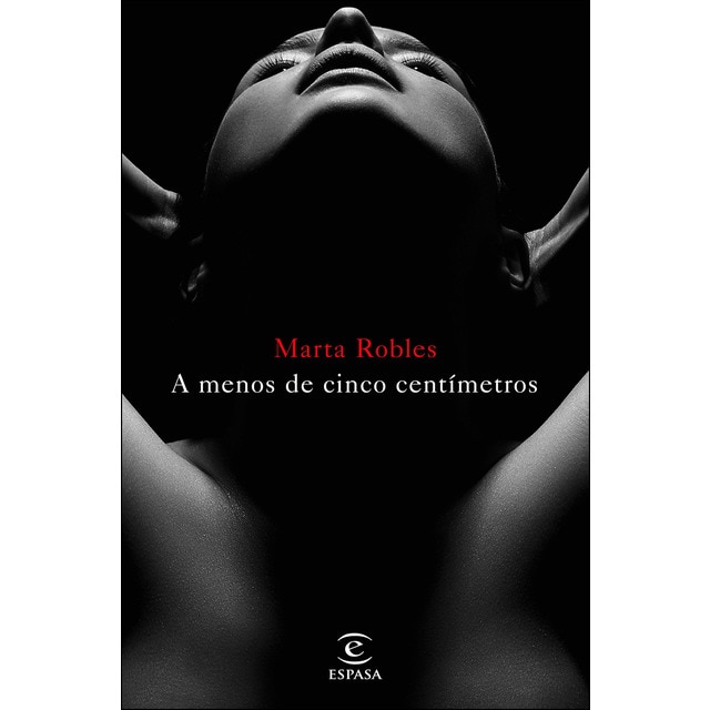 A menos de cinco centímetros.pdf