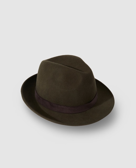 Sombrero de lana en verde con hebilla