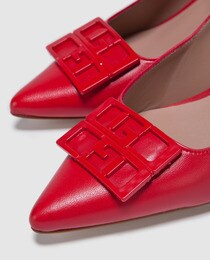 Sapatos de salto de mulher Gloria Ortiz em pele com adorno a condizer