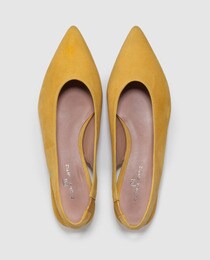 Sapatos rasos de mulher Gloria Ortiz tipo mules mostarda