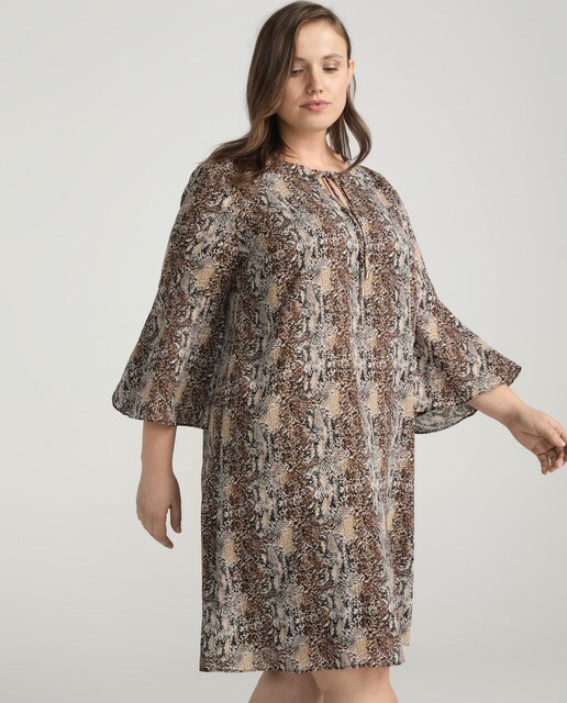 Vestido de talla grande con volantes y estampado de Vestido de talla grande con volantes y estampado de