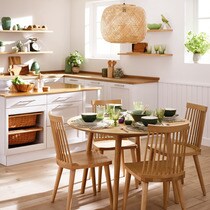 El Corte Inglés Olivewood chopping board with raised design
