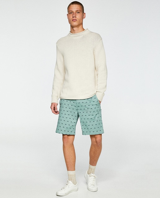 outfit bermuda verde hombre