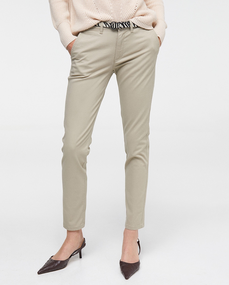 Pantalón chino de mujer Sfera con cinturón · Sfera · Moda · El Corte Inglés