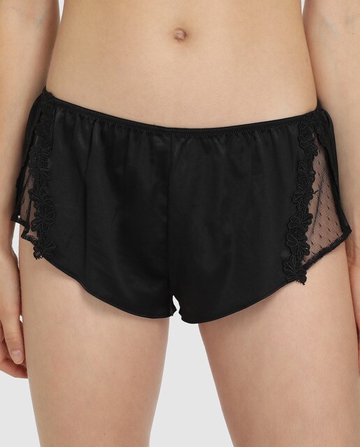 Shortie preto com renda