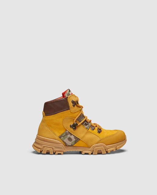 Botas de menino Pablosky mostarda com atacadores