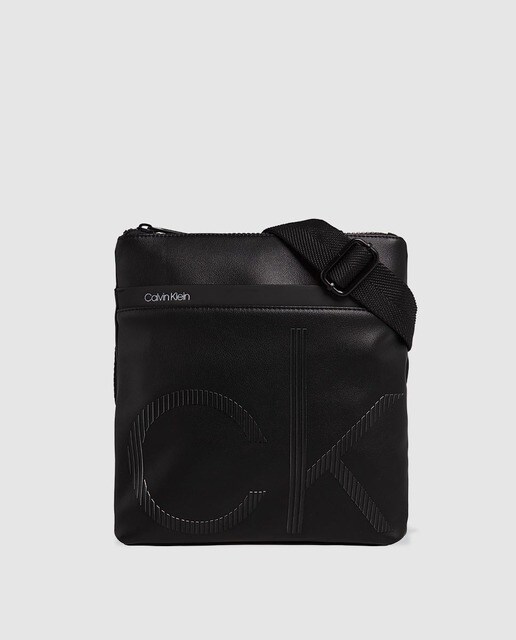 Mala a tiracolo de homem Calvin Klein preta com fecho de correr