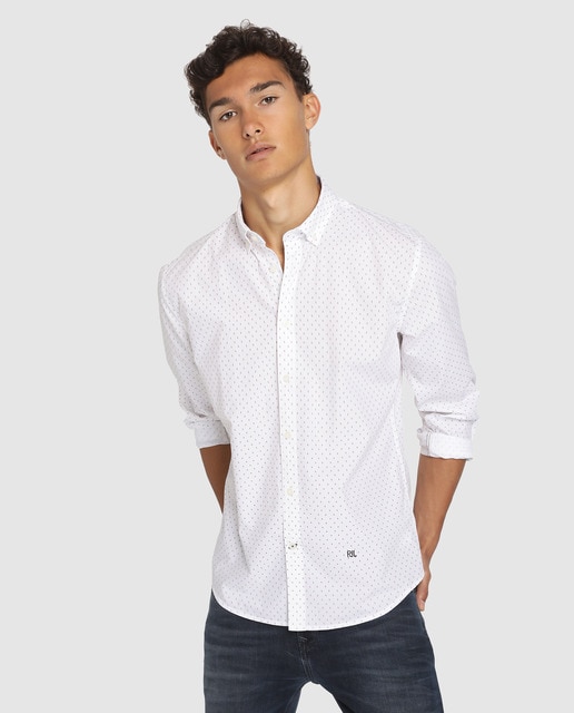 camisa y vaqueros hombre