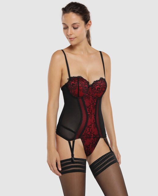 Corpete vermelho sedutor com alças finas