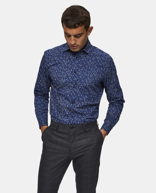 camisa azul oscuro hombre