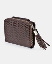 Cartera mini de mujer Yanko de piel grabada en marrón con doble compartimento Cartera mini de mujer Yanko de piel grabada en marrón con doble compartimento