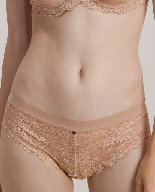 Cueca Moments 6 de renda de cor toffee