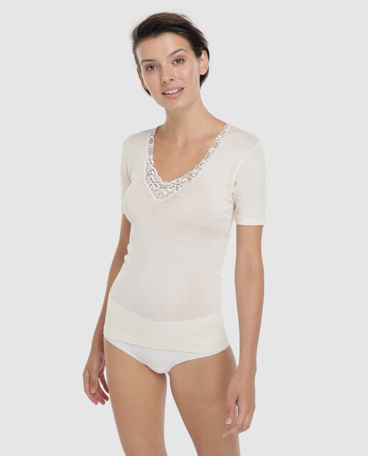 T-shirt de manga curta lisa com macramé