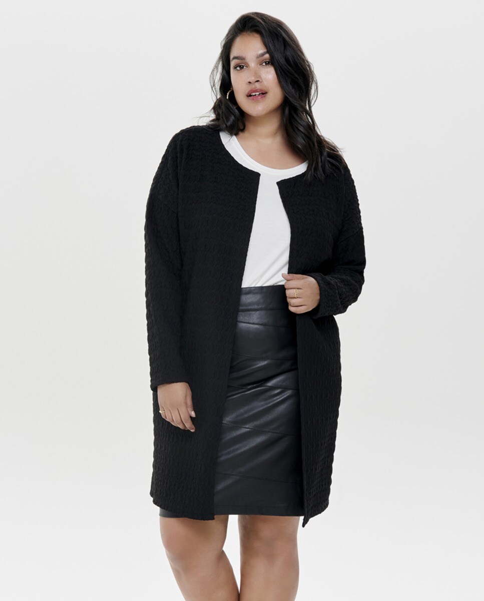 Chaqueta larga de mujer talla grande en color negro · Only Carmakoma