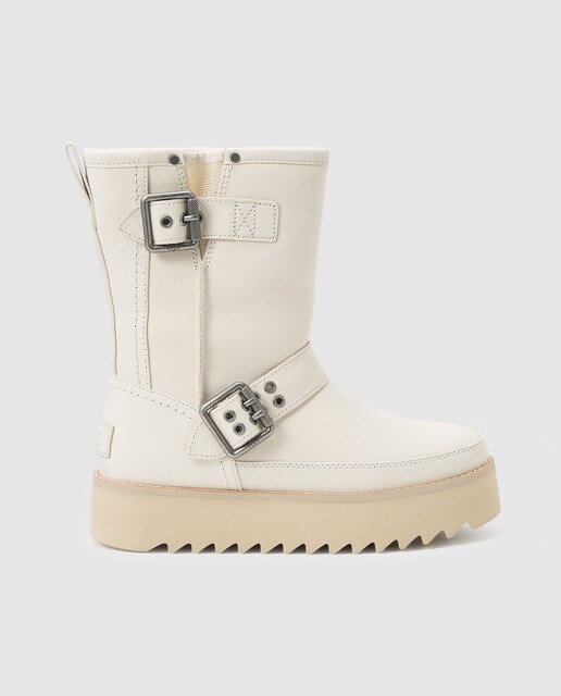 Botas de mulher Ugg creme em pele de ovino com forro de pêlo