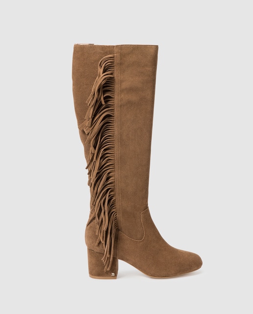 botas con flecos