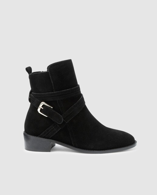 Botins em camurça pretos