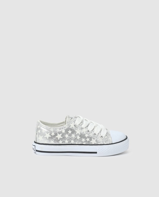 Sapatilhas de lona prateadas com estampado de estrelas