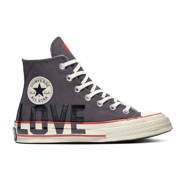 love fearlessly converse red