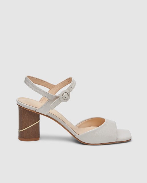 Sandálias de tacão em verniz cru