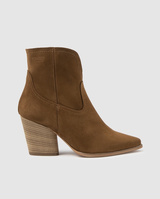 Botins de camurça castanhos