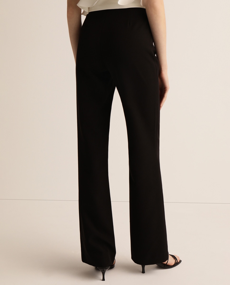 loose bell bottom trousers