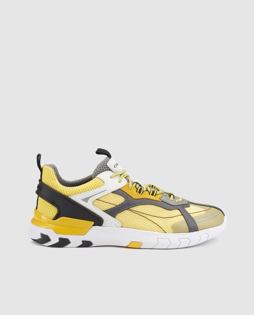 zapatillas deportivas amarillas
