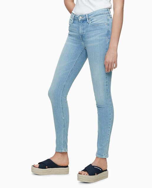 Jeans skinny medium rise de mulher