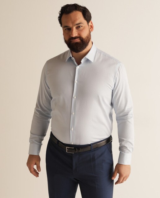 Camisa regular azul lisa tamanhos grandes