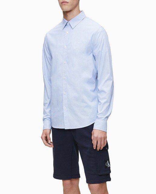 Camisa regular com micro estampado às bolinhas azul e branca