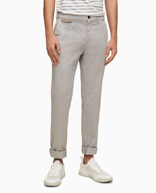 Calças chino de homem de corte slim cinzentas