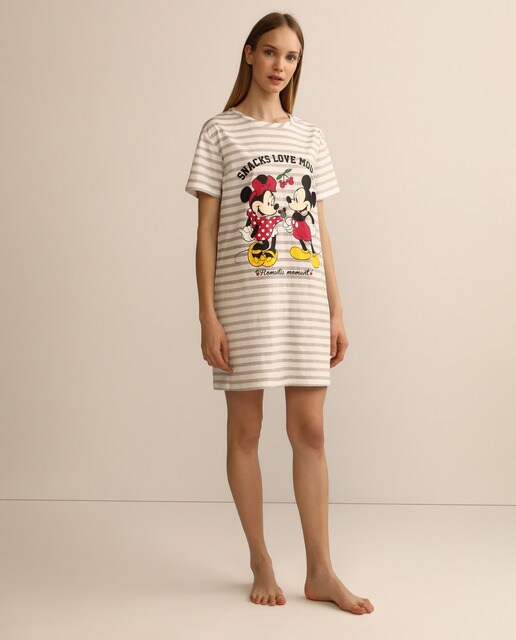 black and gold gown with sleeves