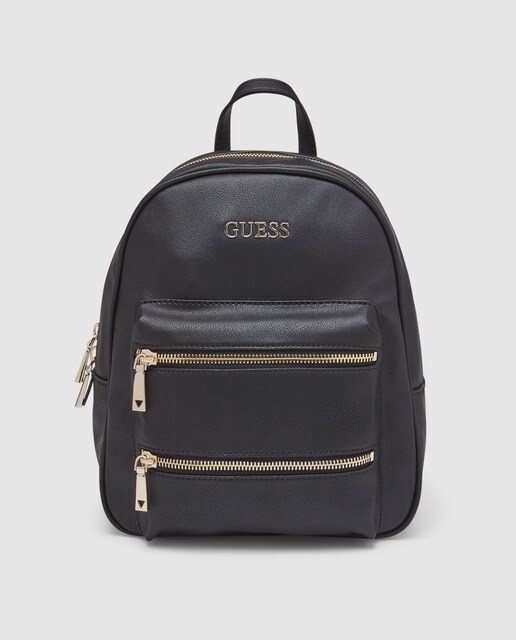 Mochila de mujer Guess en negro con aplique metálico de la marca