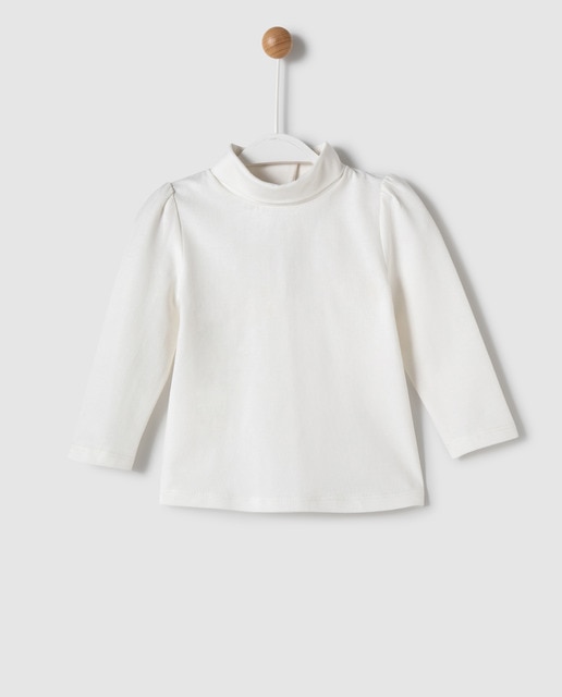 camiseta blanca cuello alto niño