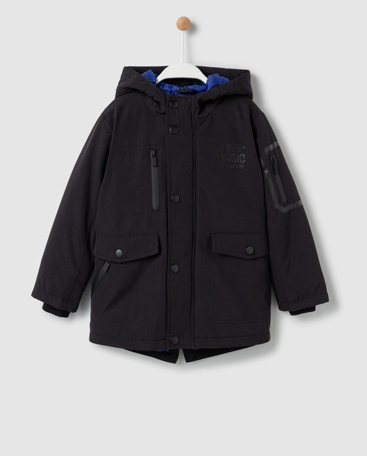 Parka de niño color negro con capucha