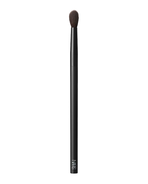 Nars – Brocha para mezclar sombras de ojos e iluminador Blending Brush Nº 22 Nars.