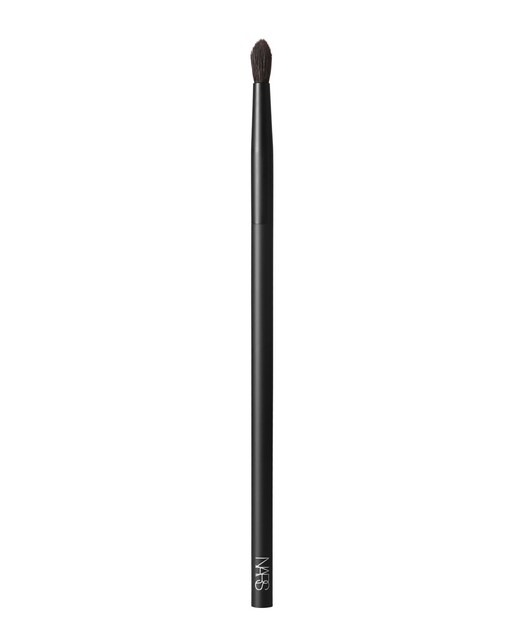 Nars – Brocha para aplicar con precisión sombras de ojos Precision Blending Brush 23 Nars.