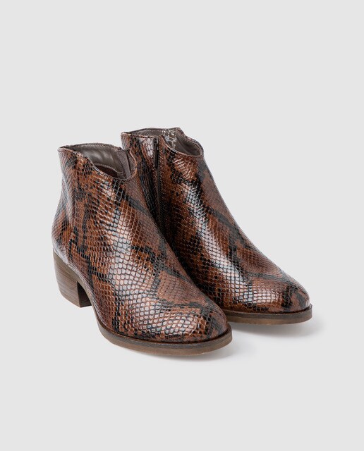 snakeskin clarks